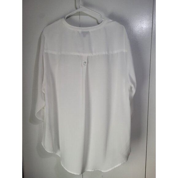 TORRID Women's SZ 2 Harper Georgette Roll Tab Blouse White Flowy Minimalist - Picture 2 of 8